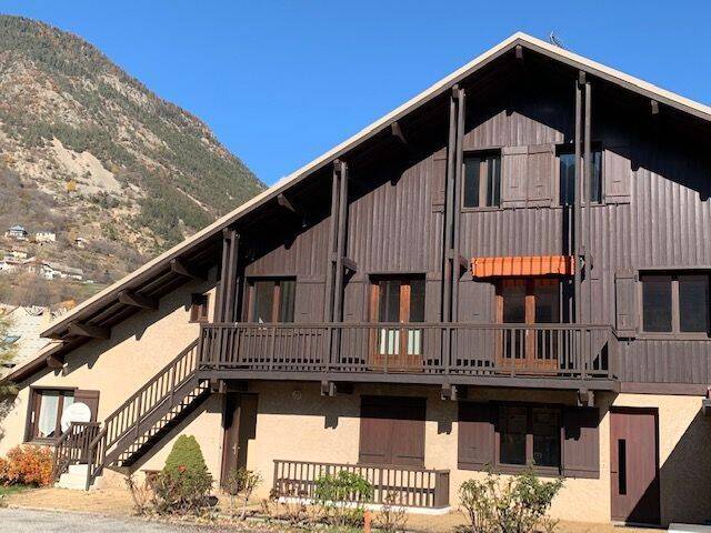 Appartement 7 pièces 174 m² · à L'Argentière-la-Bessée · 174 m² · 1 300 €