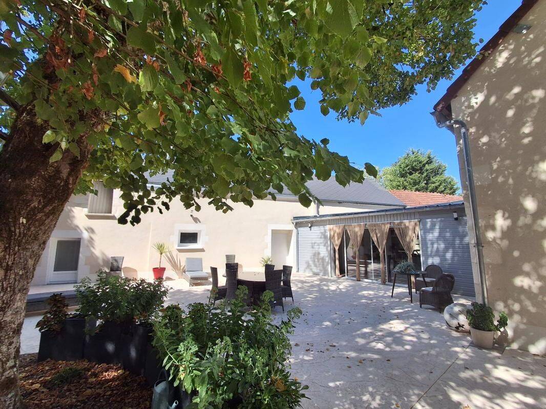 Maison 6 pièces 235 m² · à Veaugues · 235 m² · 375 000 €