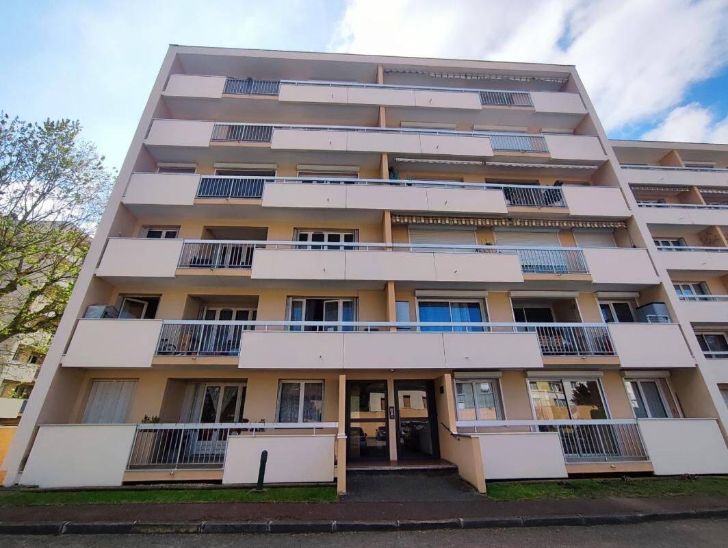 Appartement 2 pièces 56 m² · à Pont-de-Chéruy · 56 m² · 820 €/mois