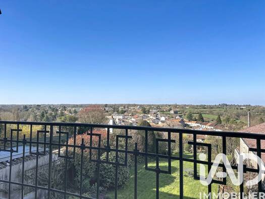 Maison à vendre 374 400 € 11 pièces 8 chambres 269 m² 1 000 m² de terrain La Mairie Parthenay 79200