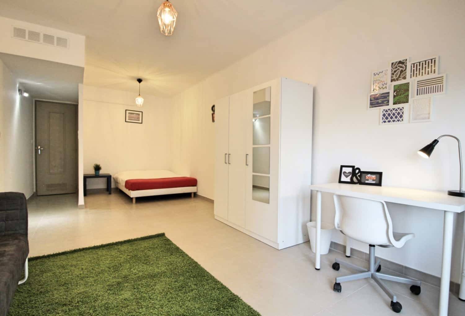 1 pièce 15 m² · à Marseille 4ème Arrondissement · 15 m² · 704 €