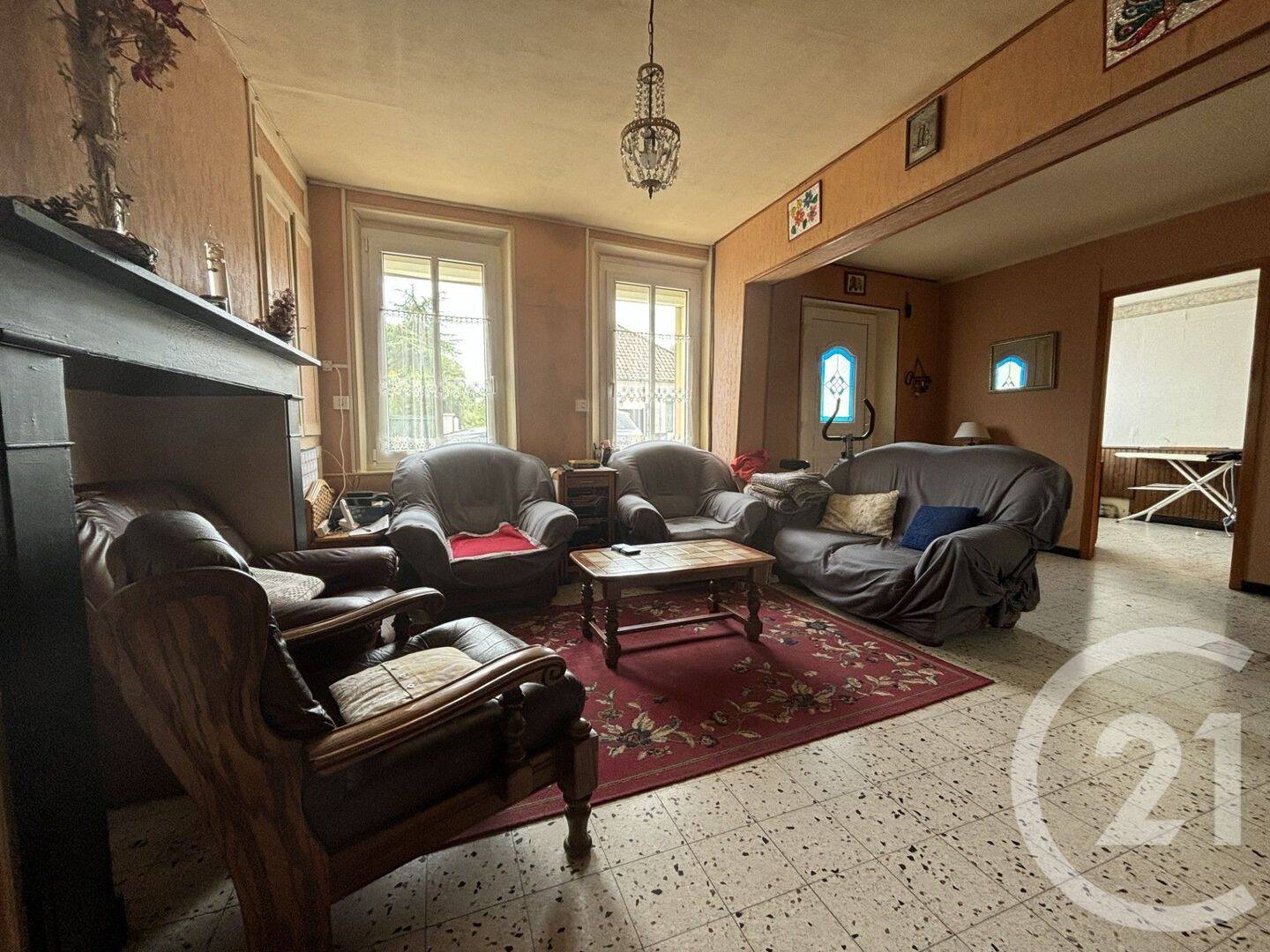 Maison 6 pièces 160 m² · à Conty · 160 m² · 135 000 €