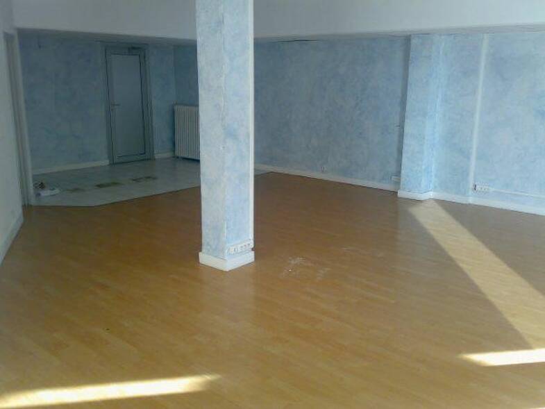 Local commercial à louer 790 € 71 m² de surface de vente Fontaine 38600