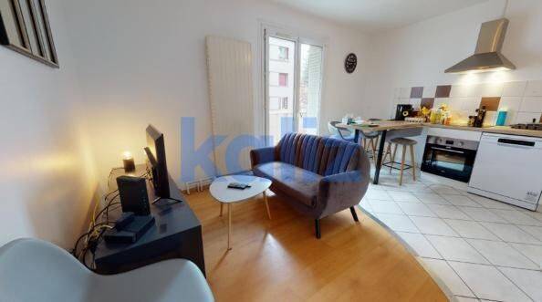1 pièce 12 m² · à Grenoble · 12 m² · 418 €