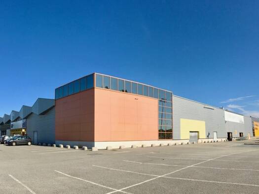 Local commercial à louer 10 912 € 1 114 m² de surface de vente Cotes Blanches-Corniche-Pablo Picasso Gonfreville-l'Orcher 76700