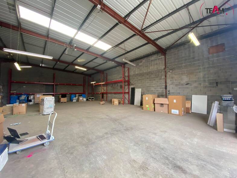 Local commercial à louer 1 621 € 246 m² de surface de vente Mont Saint Clair-Hôtel de Ville Sete 34200