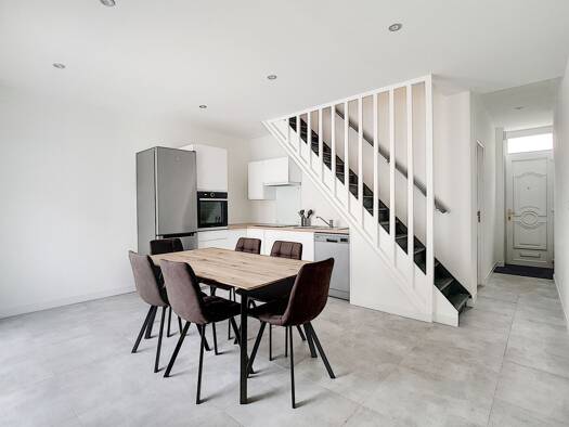 Maison à louer 1 300 € 4 pièces 3 chambres 85 m² disponible dès maintenant Centre Croix 59170