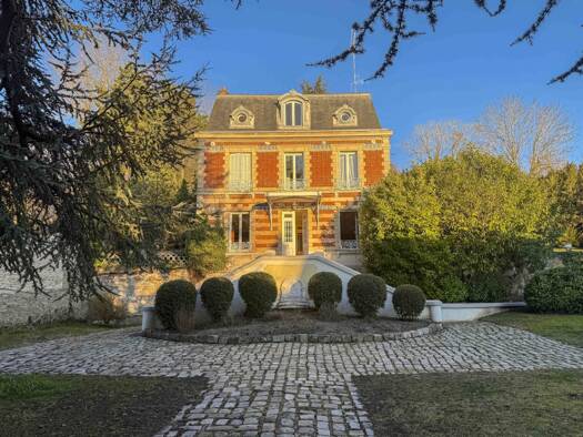 Maison à vendre 570 000 € 7 pièces 5 chambres 198,2 m² 2 957 m² de terrain Chaumont-en-Vexin 60240