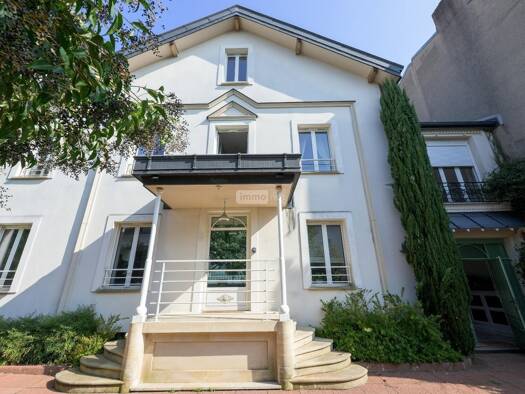 Maison à vendre 2 486 400 € 7 pièces 5 chambres 338,9 m² 707 m² de terrain Village Fontenay-sous-Bois 94120