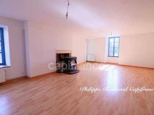 Maison à vendre 147 000 € 11 pièces 2 chambres 220 m² 654 m² de terrain Foussais-Payré 85240