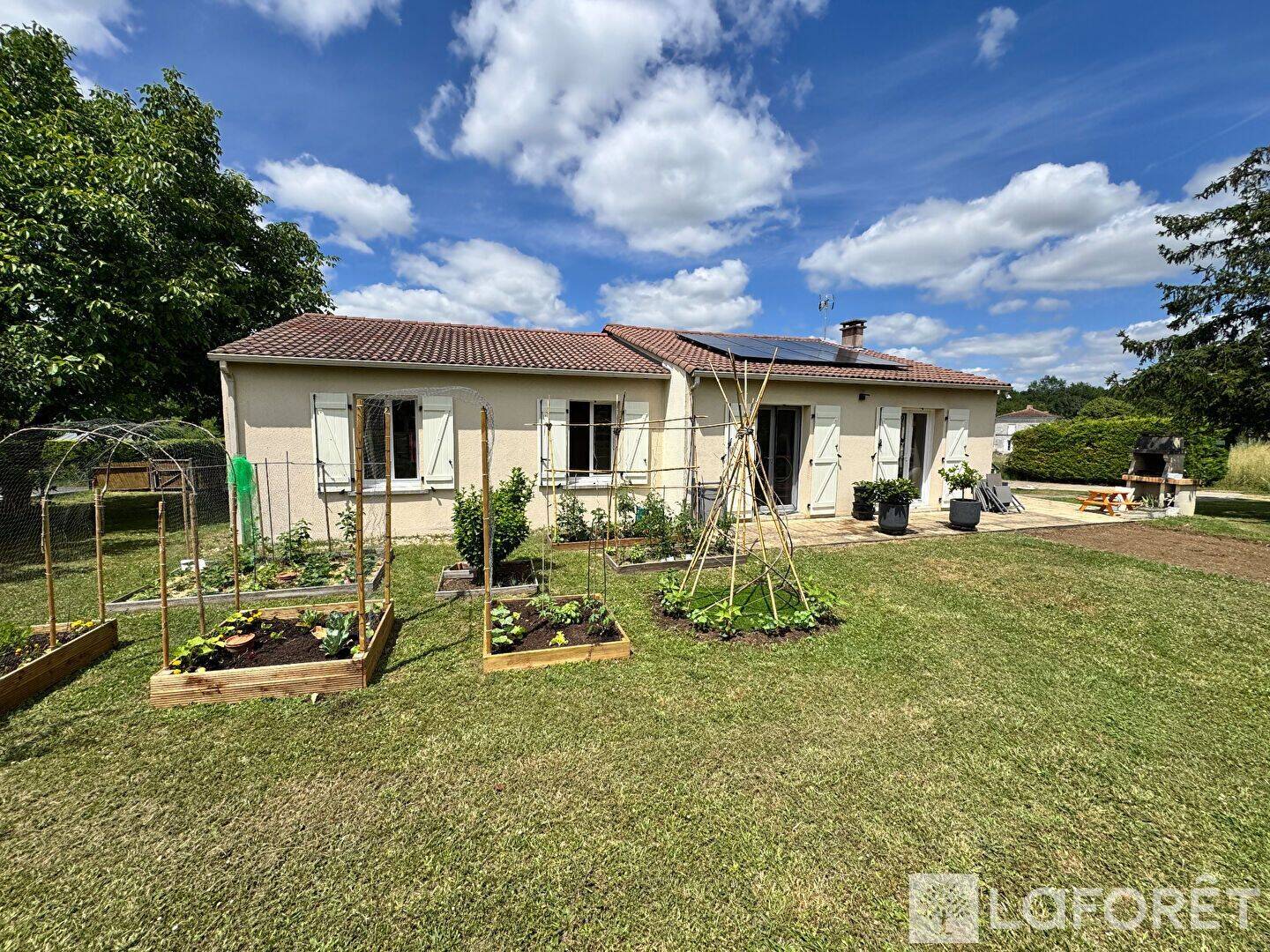 Maison 5 pièces 116 m² · à Bussac-sur-Charente · 116 m² · 299 000 €