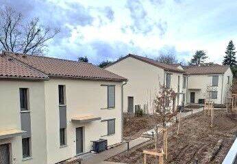 Appartement 2 pièces 48 m² · à Saint-Genis-les-Ollières · 48,4 m² · 745 €