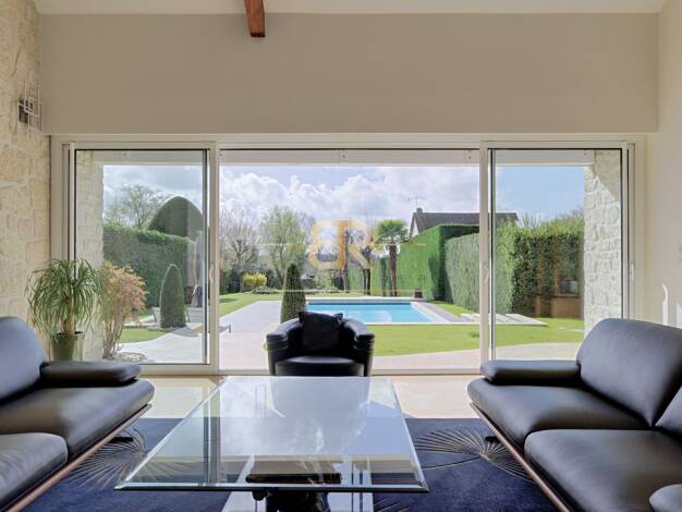 Maison à vendre 1 295 000 € 8 pièces 5 chambres 250 m² 2 656 m² de terrain Santeny 94440