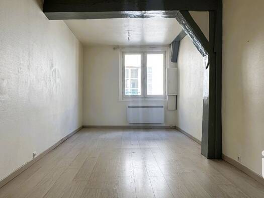 Duplex à vendre 119 900 € 3 pièces 2 chambres 76 m² Étage 2/3 Cathédrale Troyes 10000