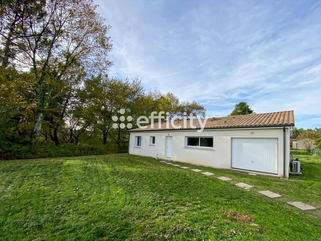 Maison 4 pièces 97 m² · à Bussac-Forêt · 97 m² · 215 000 €
