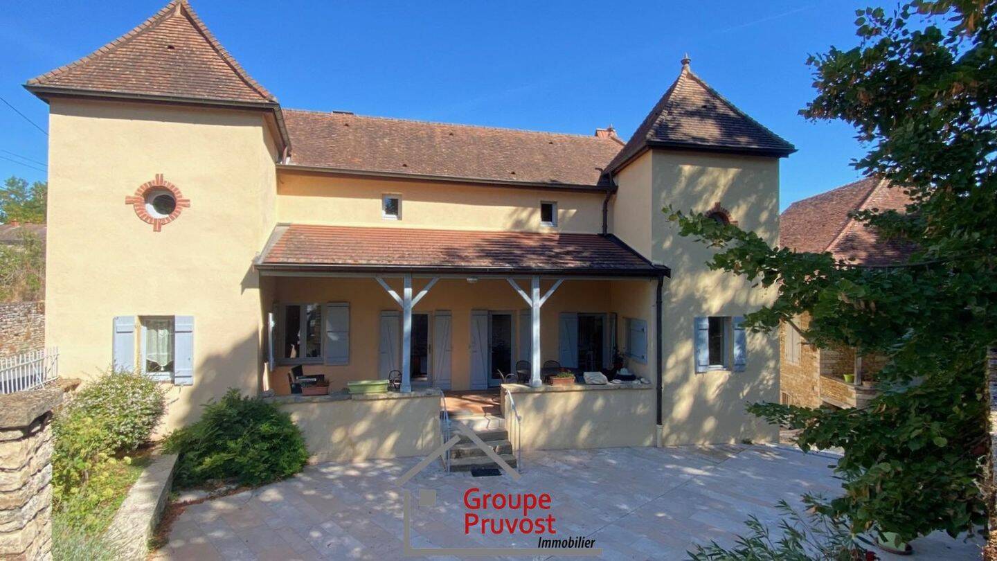Maison 8 pièces 228 m² · à Cluny · 228 m² · 580 000 €