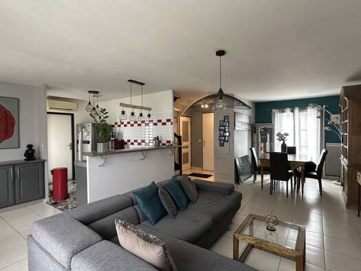 Maison à vendre 355 000 € 4 pièces 3 chambres 92 m² 269 m² de terrain Pélissanne 13330