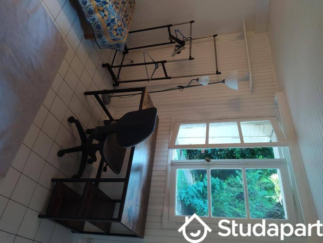 Appartement 1 pièce 12 m² · à Bourg-la-Reine · 12 m² · 500 €