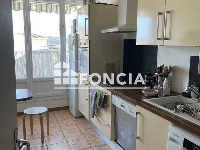 Appartement 3 pièces 70 m² · à Aix-en-Provence · 69,7 m² · 993 €
