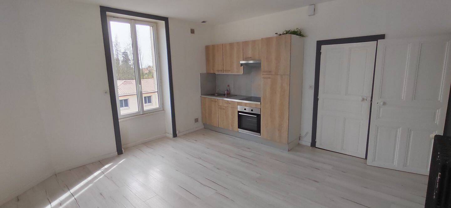 Appartement 1 pièce 50 m² · à Mouilleron-Saint-Germain · 50 m² · 550 €