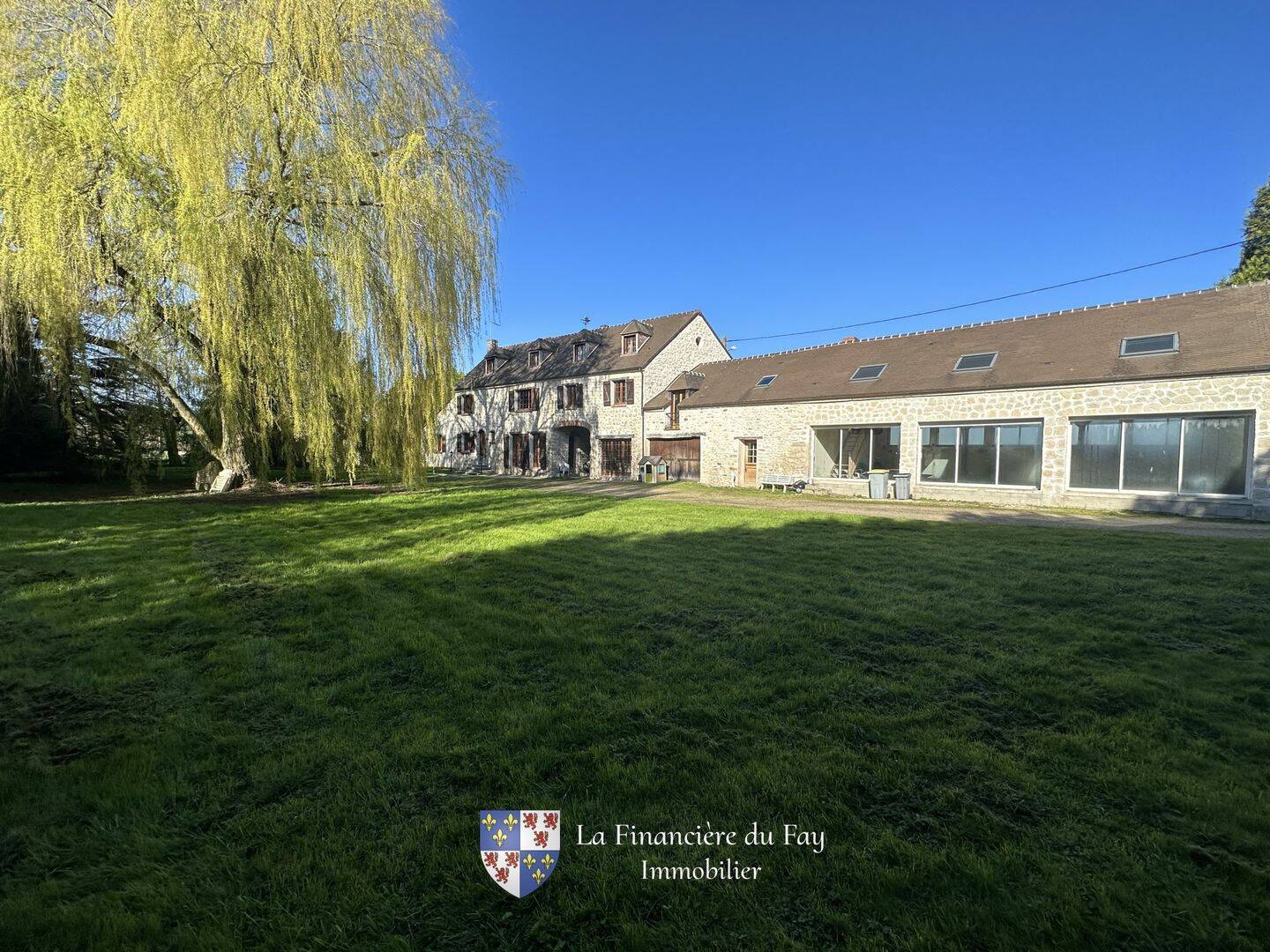 Maison 8 pièces 360 m² · à Armentières-sur-Ourcq · 360 m² · 450 000 €