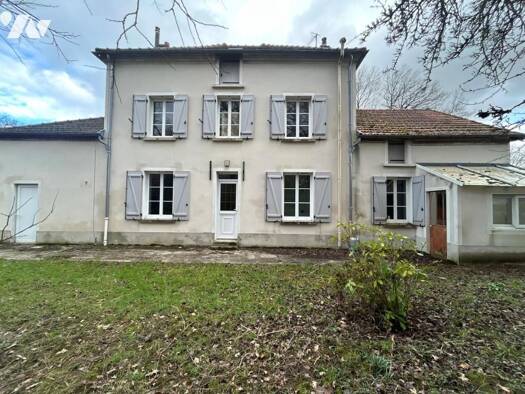 Maison à vendre 180 200 € 7 pièces 5 chambres 140 m² 7 303 m² de terrain Dhuys et Morin-en-Brie 02540