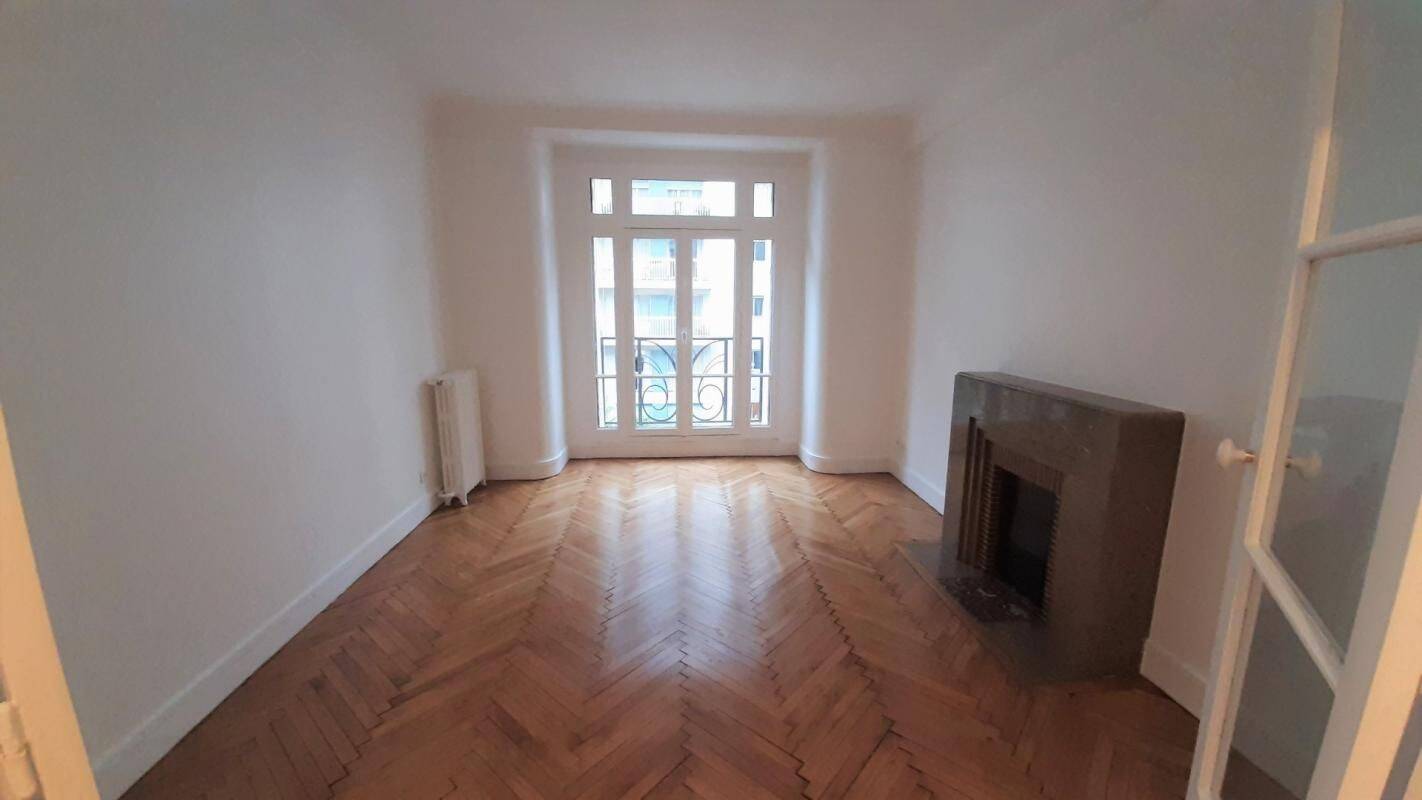Appartement 2 pièces 46 m² · à Paris 15ème Arrondissement · 46 m² · 1 616 €/mois
