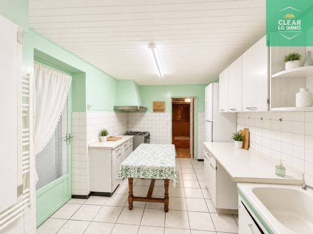 Maison 8 pièces 215 m² · à Fèves · 215 m² · 198 000 €