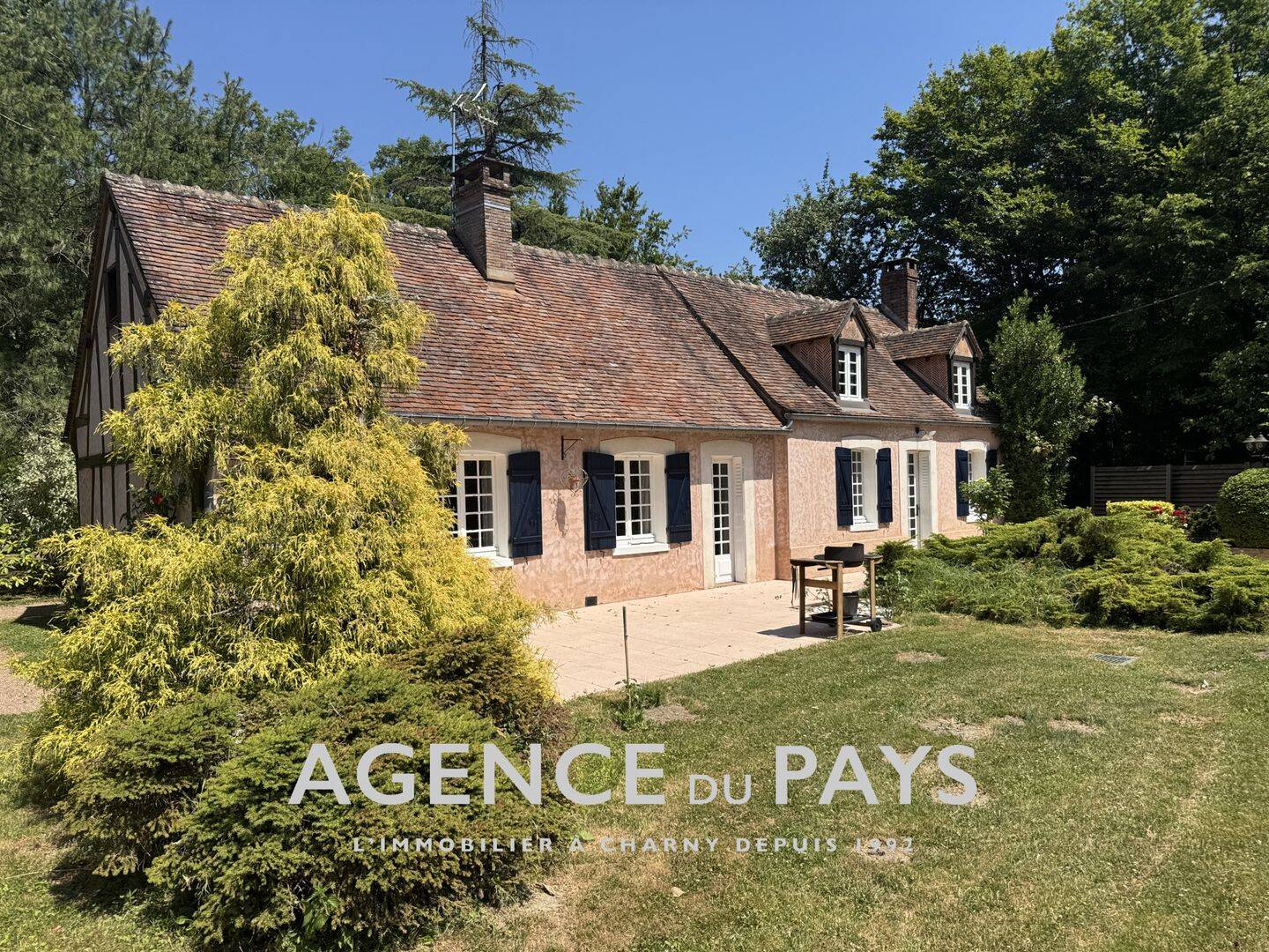 Maison 4 pièces 102 m² · à Champcevrais · 102 m² · 261 000 €