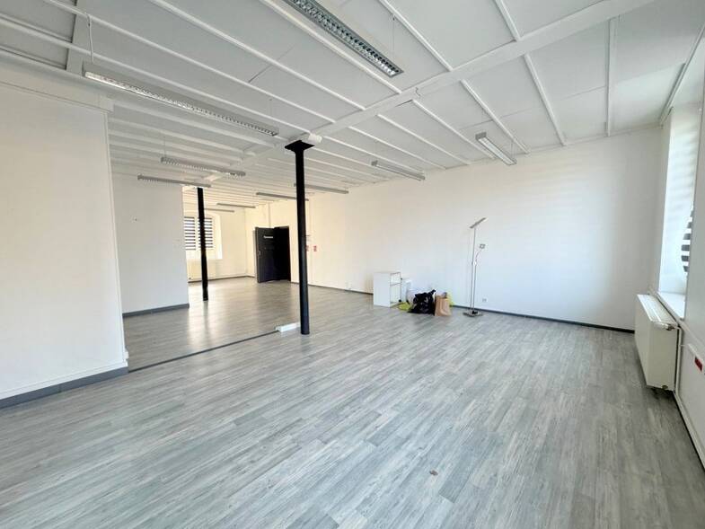 Espace bureau à vendre 89 800 € 127 m² de bureaux Sud Ouest Lunéville 54300