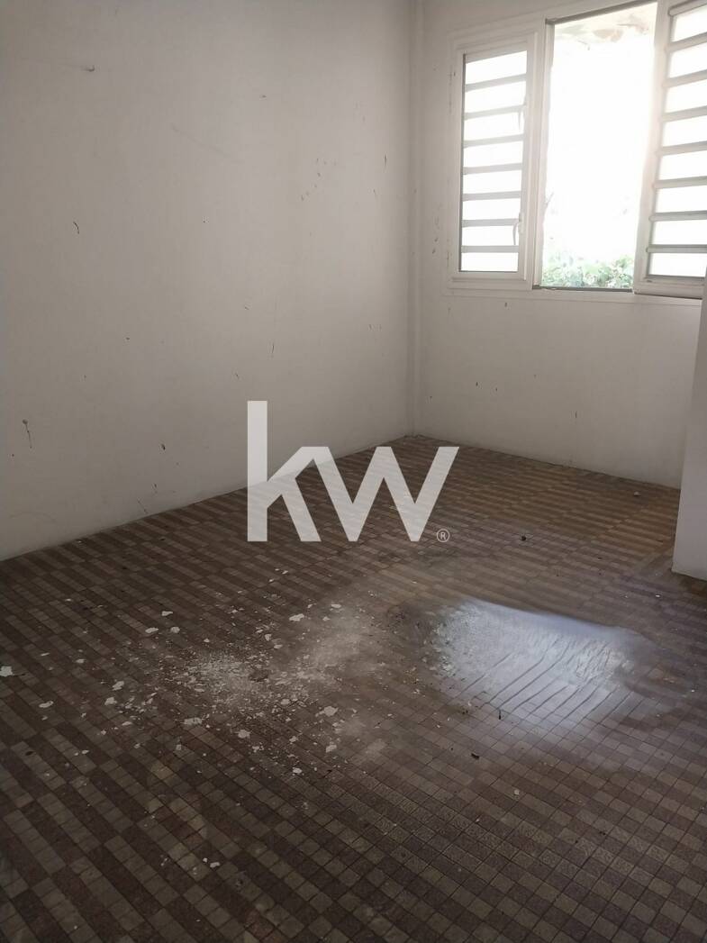 Maison de plain-pied à vendre 75 000 € 5 pièces 4 chambres 80 m² 145 m² de terrain Le Lorrain 97214