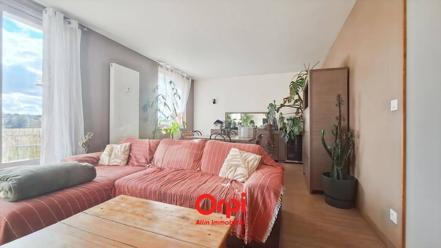 Appartement 4 pièces 93 m² · à Montluçon · 93,3 m² · 49 000 €