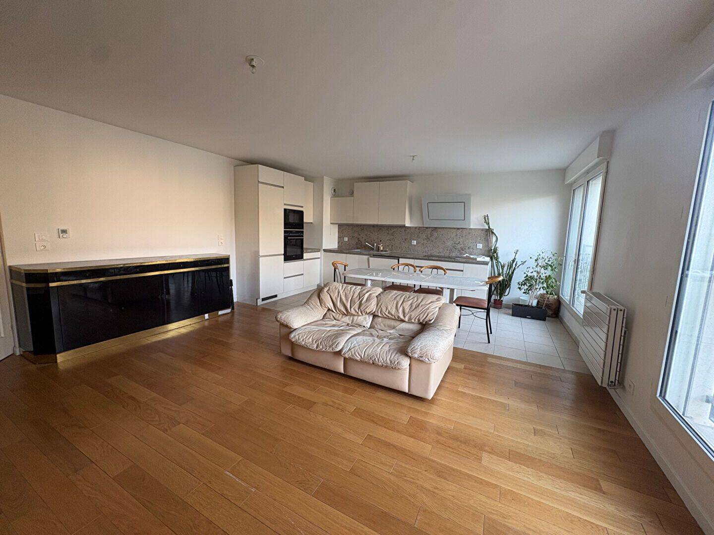 Appartement 3 pièces 72 m² · à Paris 11ème Arrondissement · 72,2 m² · 2 402 €