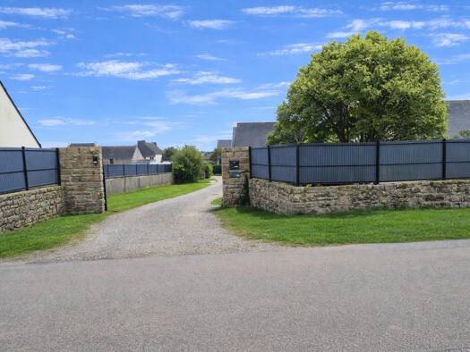 Maison à vendre 343 200 € 5 pièces 3 chambres 106 m² 1 000 m² de terrain Plouhinec 56680