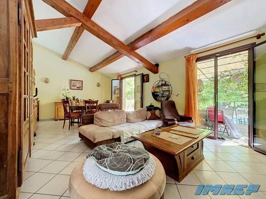 Maison de plain-pied à vendre 449 000 € 5 pièces 4 chambres 100 m² 4 207 m² de terrain Haut Sud Saint-Maximin-la-Sainte-Baume 83470