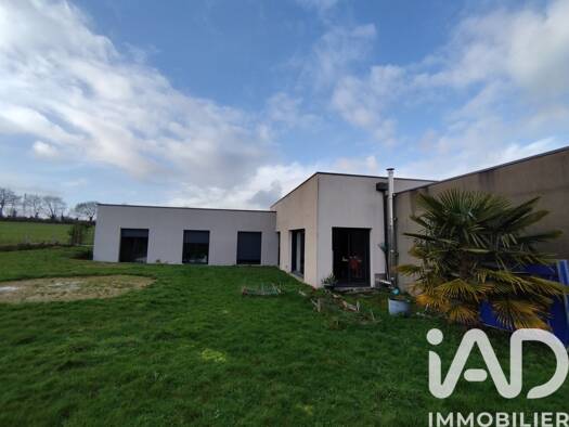 Maison de plain-pied à vendre 316 000 € 7 pièces 5 chambres 195 m² 750 m² de terrain Bel-Air Belle Feuille Abattoir Bressuire 79300