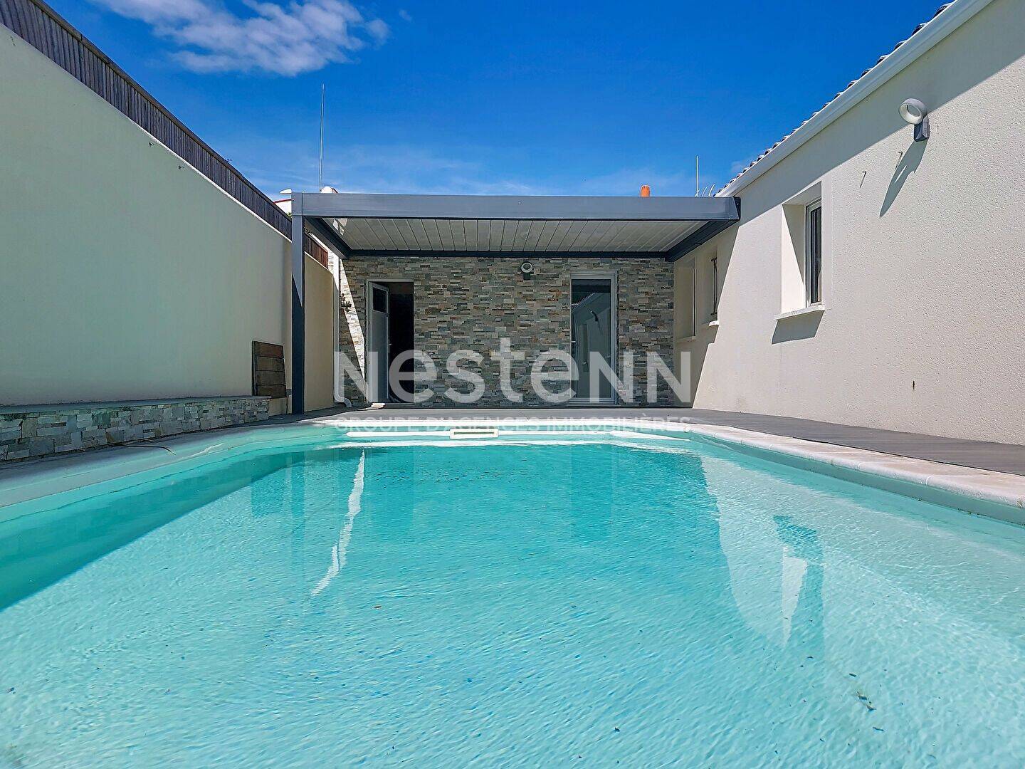 Maison 6 pièces 154 m² · à Dompierre-sur-Mer · 154 m² · 583 000 €