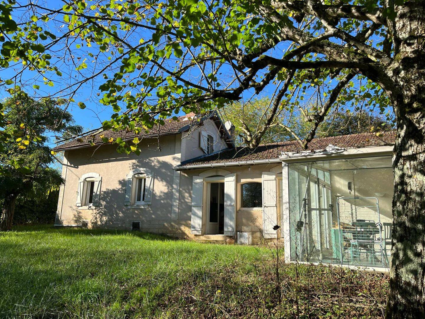 Maison 6 pièces 175 m² · à Escamps · 175 m² · 168 000 €