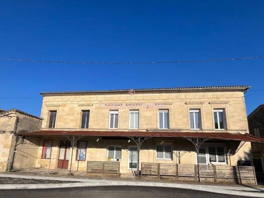 Immeuble à vendre 582 400 € 750 m² Frontenac 33760