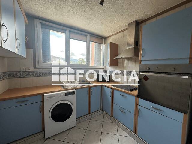 Appartement 3 pièces 69 m² · à Saint-Martin-d'Hères · 68,5 m² · 820 €