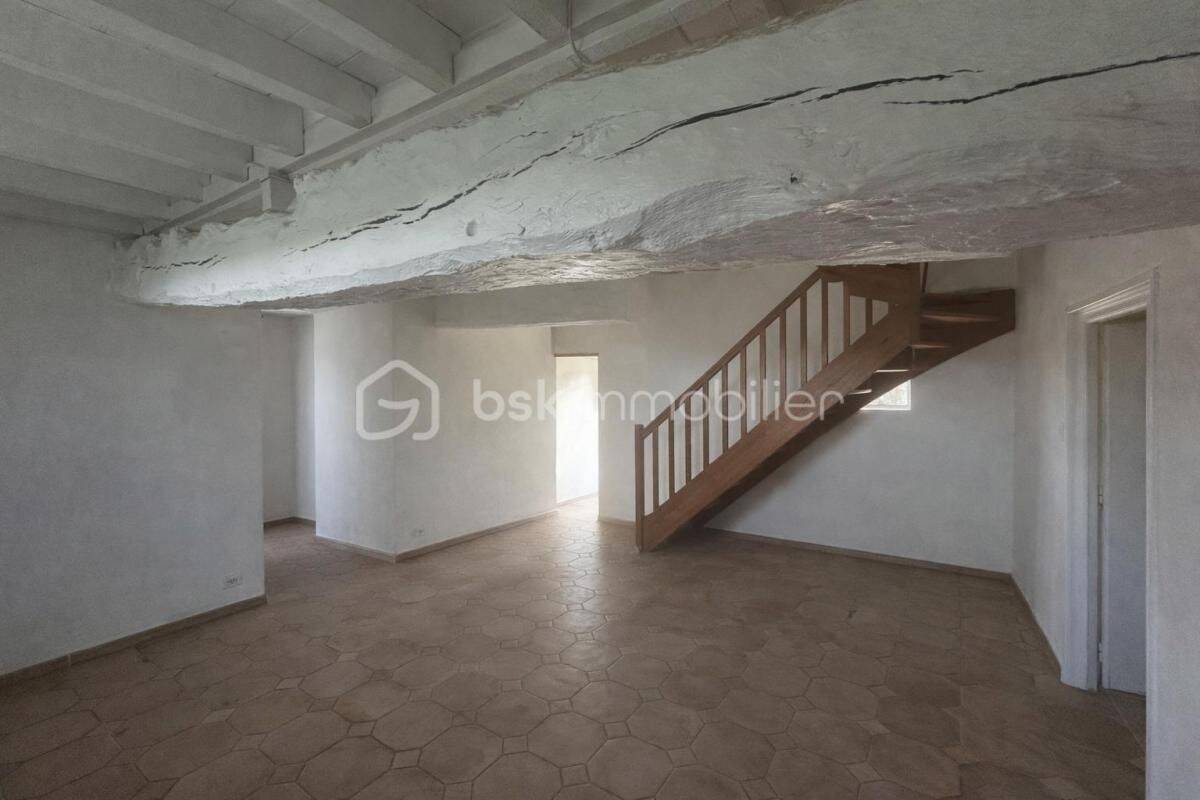 Maison 9 pièces 241 m² · à Tinténiac · 241 m² · 309 000 €