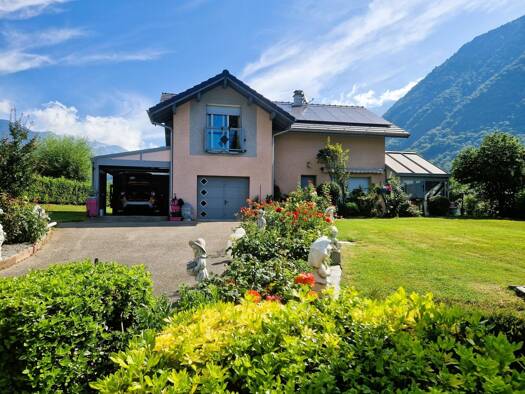 Maison à vendre 381 470 € 6 pièces 3 chambres 179 m² 1 687 m² de terrain Saint-Avre 73130