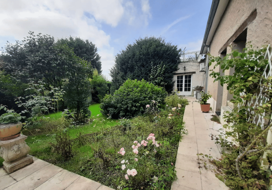 Maison 6 pièces 220 m² · à Luzillé · 220 m² · 295 900 €