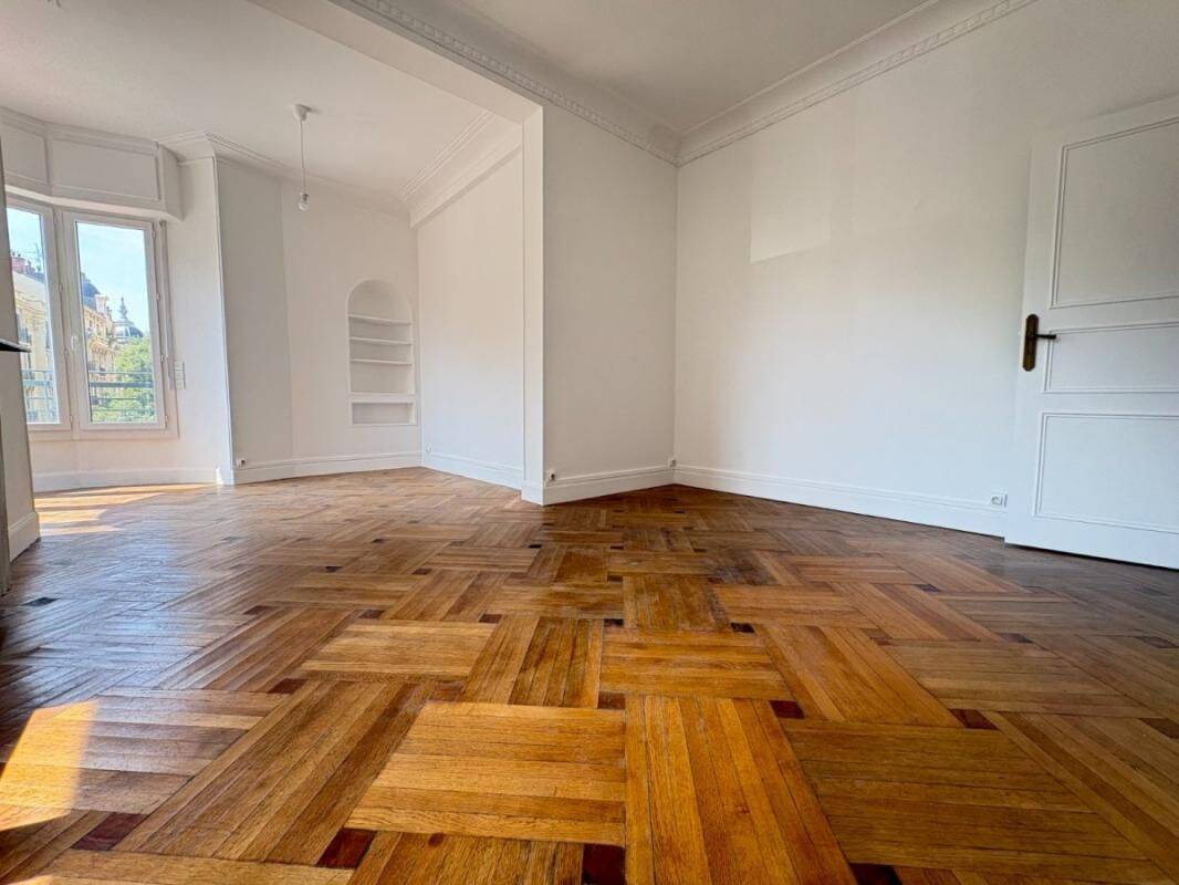 Appartement 2 pièces 61 m² · à Nice · 61 m² · 1 490 €