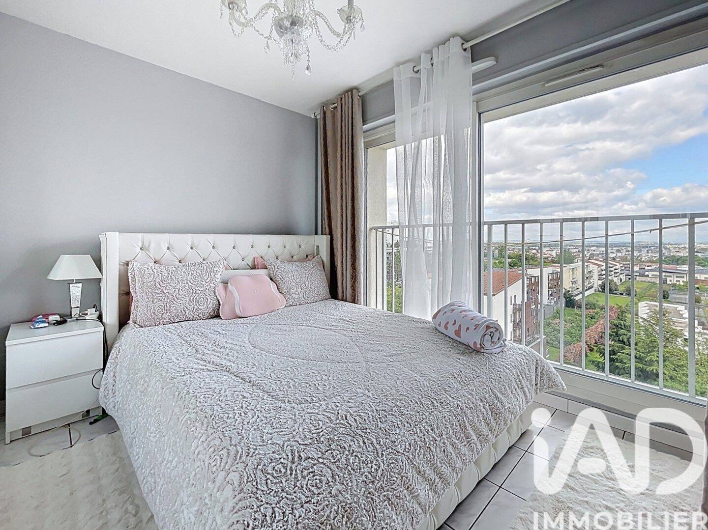 Appartement 5 pièces 94 m² · à Vénissieux · 94 m² · 187 000 €