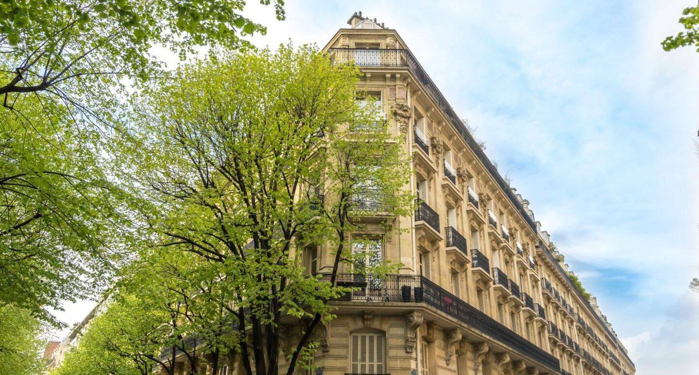 Appartement 4 pièces 118 m² · à Paris 16ème Arrondissement · 118 m² · 3 759 €