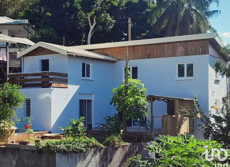 Maison à vendre 355 000 € 5 pièces 4<br/>chambres 137 m²<br/>superficie 226 m²<br/>terrain Mamoudzou 97600