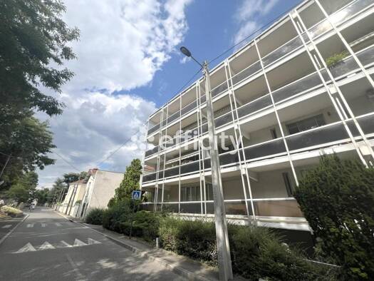 Appartement à vendre 194 000 € 5 pièces 4 chambres 157 m² Étage 1/4 Fauriel Saint-Étienne 42100