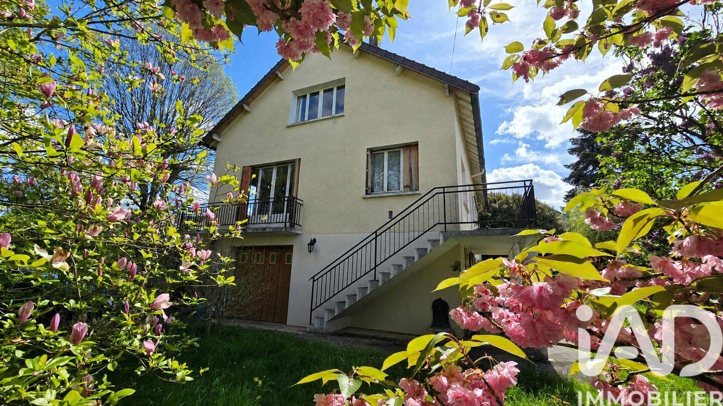 Maison 8 pièces 254 m² · à Égly · 254 m² · 380 000 €
