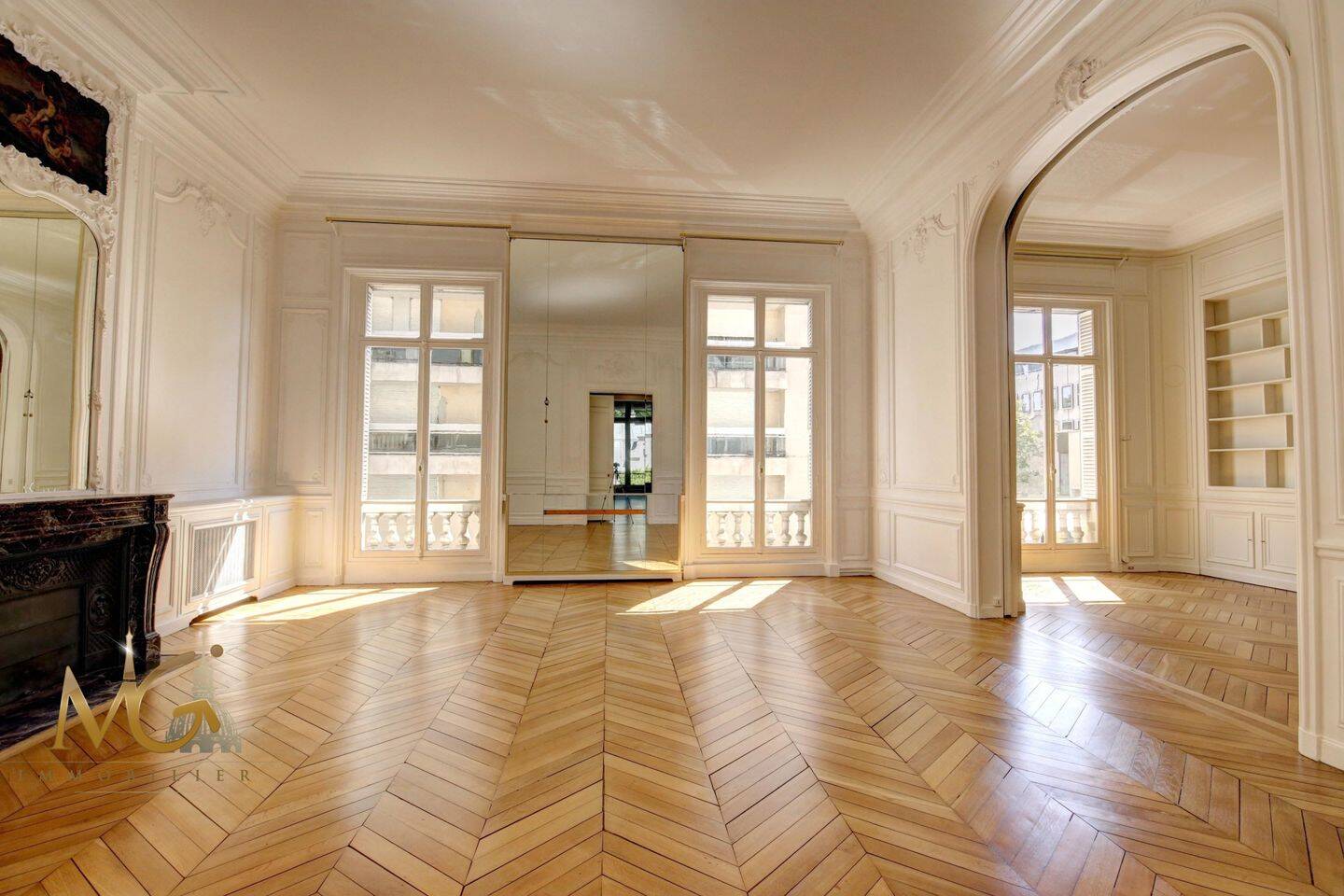 Appartement 4 pièces 173 m² · à Paris 7ème Arrondissement · 172,9 m² · 8 500 €